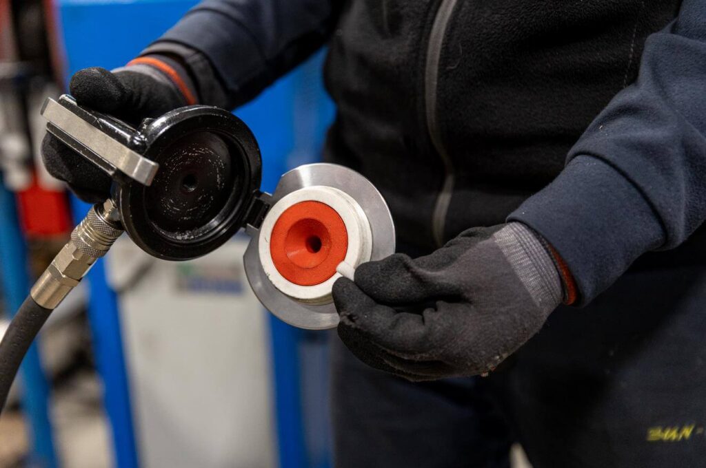 Lavorazione tubi a Mantova